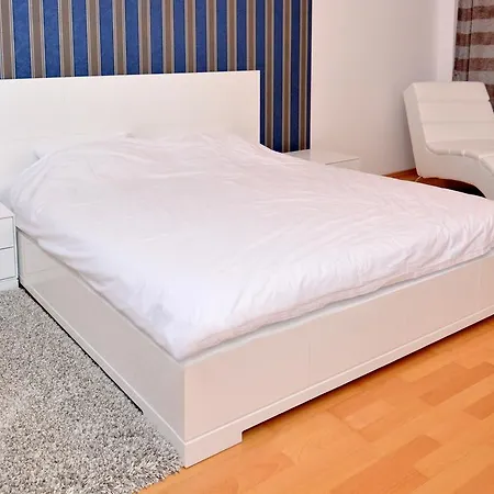 Mira Mamaia